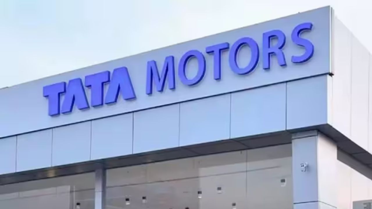 Tata Motors Shares Plummet 9% To 52-Week Low Following Disappointing Q3 Results