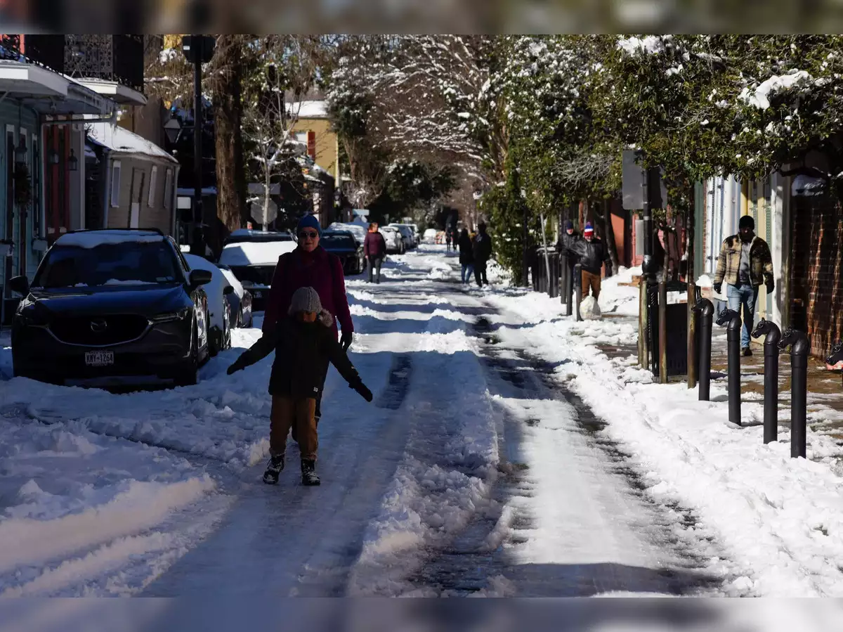 Treacherous Roads Ahead: Snow, Ice, and Freezing Rain Set to Paralyze North Carolina